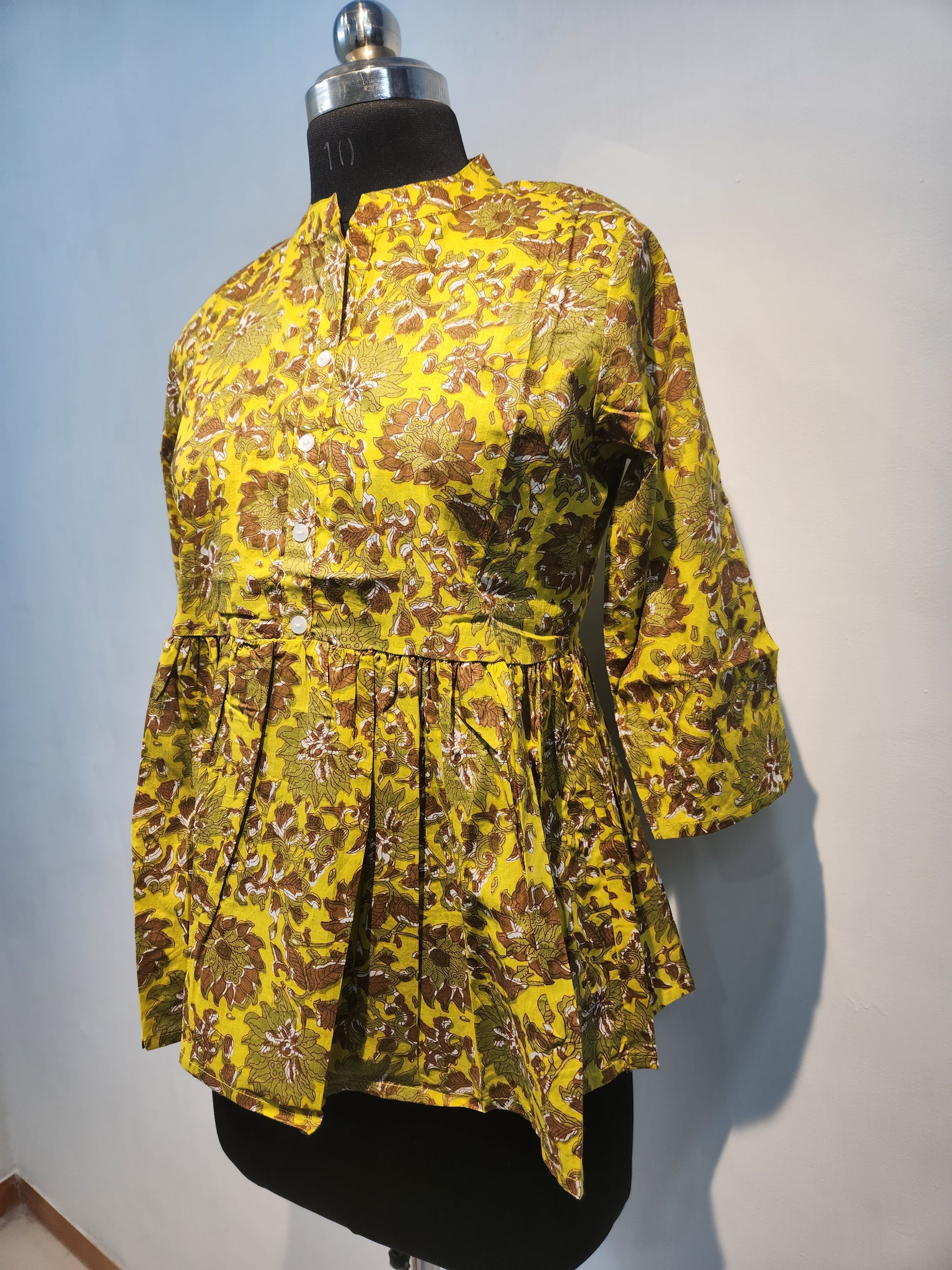 Sundari Short Kurti
